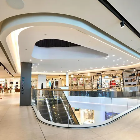 Mercury Tower With Stunning Sea Views *