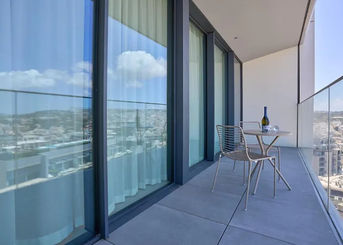 דירה Mercury Tower With Stunning Sea Views