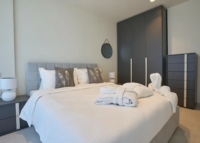 דירה Mercury Tower With Stunning Sea Views *