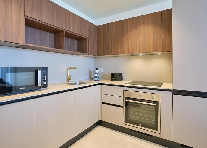 דירה Mercury Tower With Stunning Sea Views