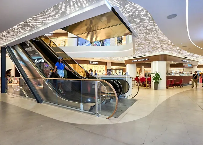 דירה Mercury Tower With Stunning Sea Views