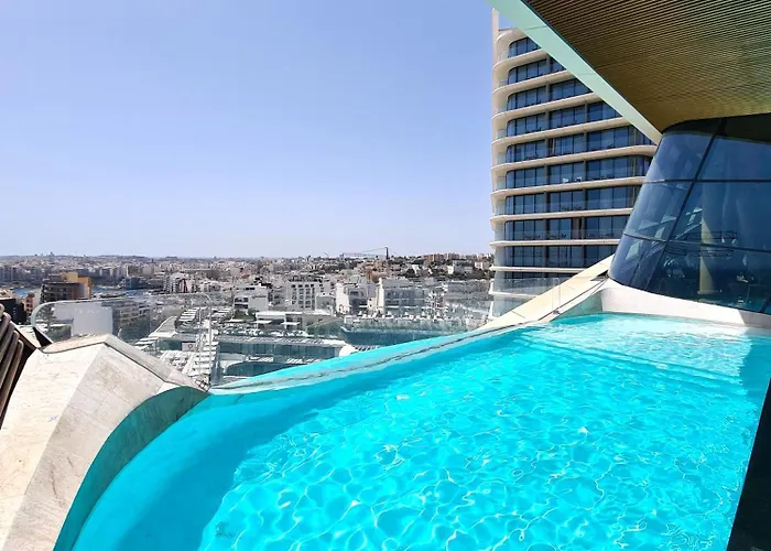 דירה Mercury Tower With Stunning Sea Views *