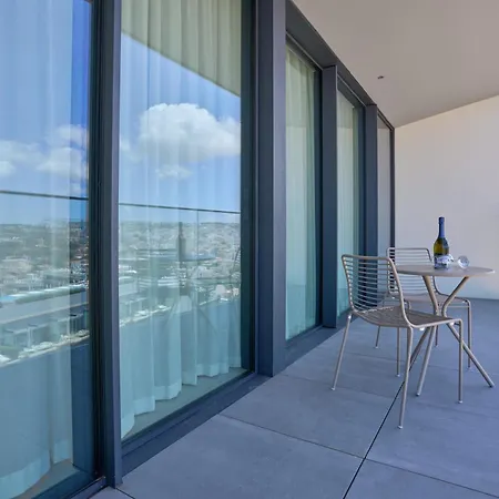 דירה Mercury Tower With Stunning Sea Views