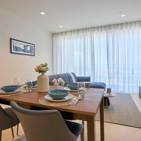 דירה Mercury Tower With Stunning Sea Views