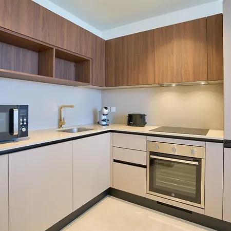 דירה Mercury Tower With Stunning Sea Views